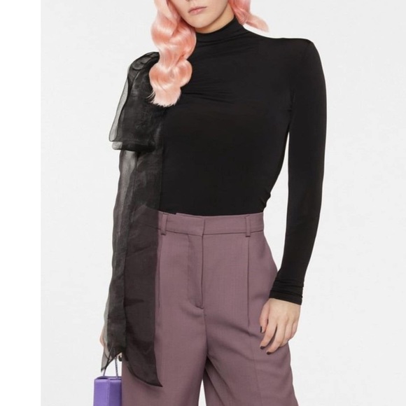 Mock neck spandex top with large organza bow - Picture 2 of 5